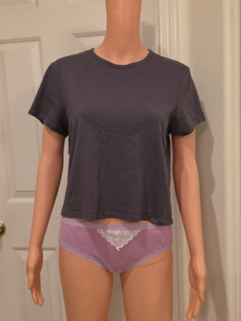Girls Youth Short-Sleeve Crew Neck T-Shirt in Charcoal